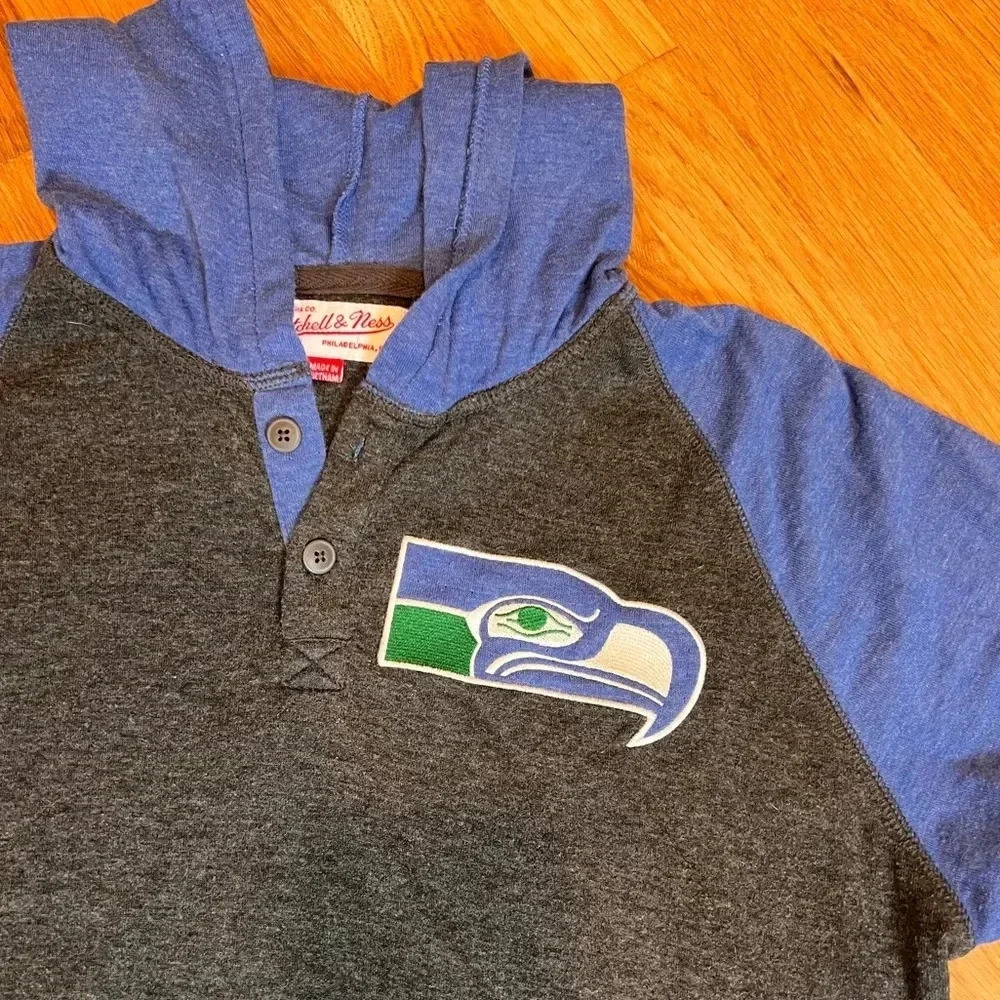 NFL SEATTLE SEAHAWKS MITCHELL & NESS THROWBACKS HOODIE L/S SWEATSHIRT MEDIUM - Picture 2 of 7